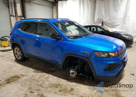 2024 Jeep Compass Latitude z USA, uszkodzony, nr VIN 3C4NJDBN5RT154478